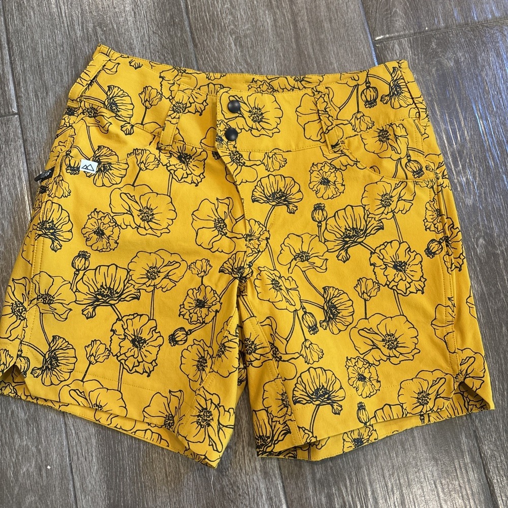 Wild Rye Women's Regular Size 2 Yellow Black Floral Shorts Cycling Hiking